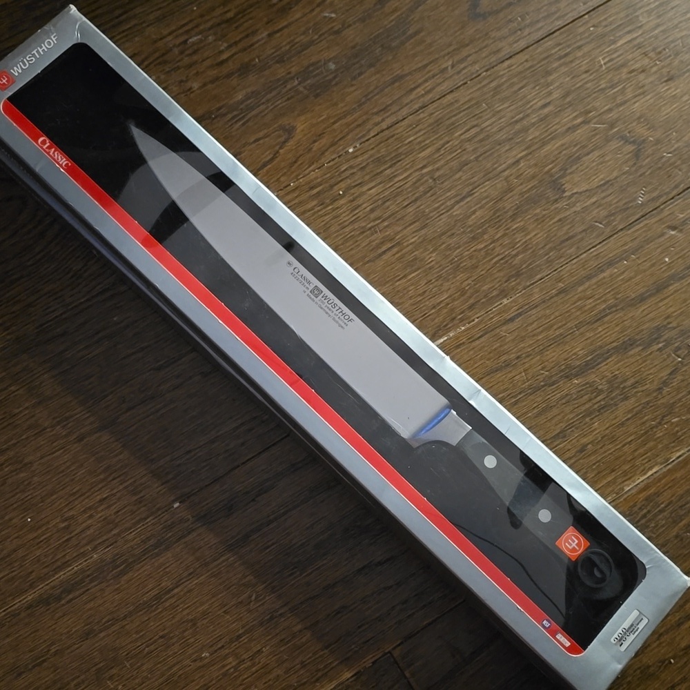 ❤️BUY 2 GET 1 FREE  Wusthof Classic Carving Knife, 9-inch (23 cm) - 4522-23 - Picture 2 of 8